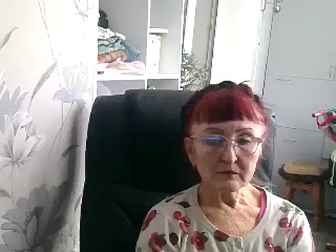 Snapshot of TanyaSweet634 chatting on February 9, 8:21 am TanyaSweet634 online show from February 9, 8:21 am