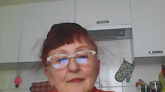 Snapshot of TanyaSweet634 chatting on June 18, 6:45 am TanyaSweet634 online show from June 18, 6:45 am