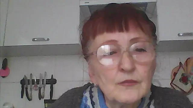 Snapshot of TanyaSweet634 chatting on October 15, 5:28 am TanyaSweet634 online show from October 15, 5:28 am