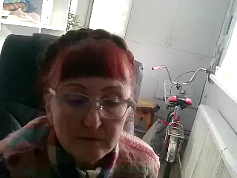 Snapshot of TanyaSweet634 chatting on February 16, 7:04 am TanyaSweet634 online show from February 16, 7:04 am