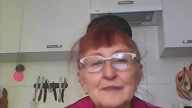 Snapshot of TanyaSweet634 chatting on September 19, 6:28 am TanyaSweet634 online show from September 19, 6:28 am