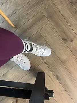 FeetVibe online show from November 4, 8:07 am