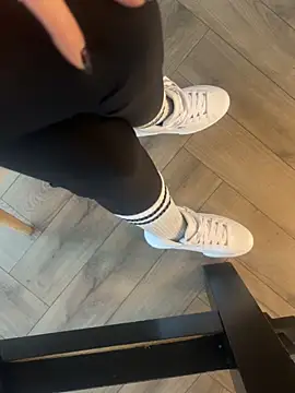 FeetVibe online show from October 20, 6:04 am