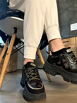 FeetVibe online show from December 4, 8:13 am