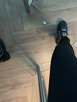 FeetVibe online show from March 11, 5:23 am