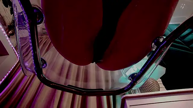 FeetVibe online show from January 6, 8:18 am