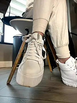 FeetVibe online show from November 14, 8:18 am