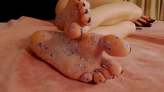 Snapshot of FeetVibe chatting on February 25, 8:47 am FeetVibe online show from February 25, 8:47 am