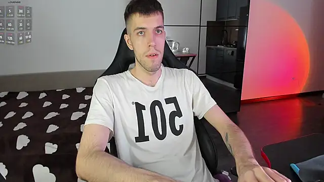 White Dylan online show from March 7, 9:48 pm