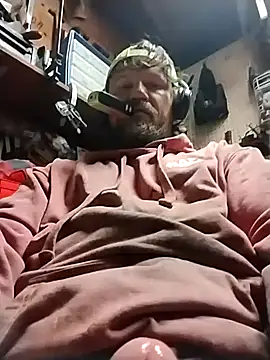 hornygiltz92 online show from December 4, 12:37 pm