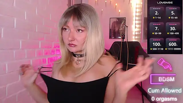 Snapshot of Sandralawrence chatting on September 24, 9:43 pm Sandralawrence online show from September 24, 9:43 pm