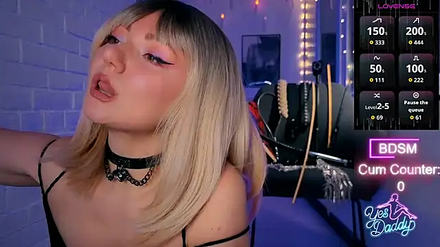 Sandralawrence online show from February 20, 9:50 pm