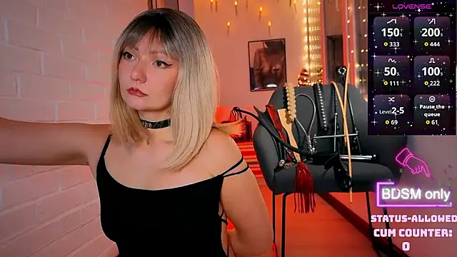 Sandralawrence online show from January 10, 10:05 pm