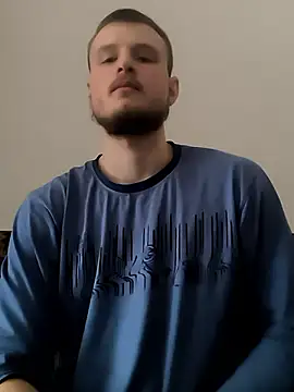 Snapshot of hardgun_ chatting on December 7, 7:54 am hardgun online show from December 7, 7:54 am