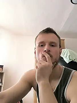 Snapshot of hardgun_ chatting on July 4, 3:27 pm hardgun online show from July 4, 3:27 pm