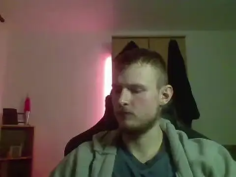 Snapshot of hardgun_ chatting on December 3, 6:22 pm hardgun online show from December 3, 6:22 pm