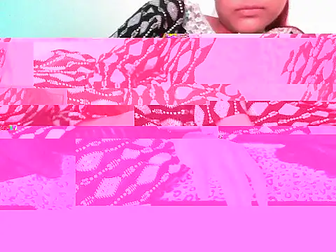 Snapshot of Official_queen chatting on February 17, 6:00 am Official queen online show from February 17, 6:00 am