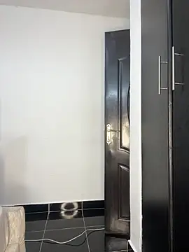 prettiepearl online show from April 4, 1:28 pm