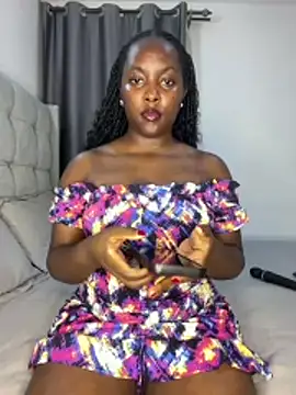 prettiepearl online show from July 13, 9:25 pm