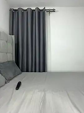 prettiepearl online show from March 7, 8:03 pm