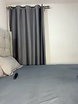 prettiepearl online show from March 21, 11:30 pm