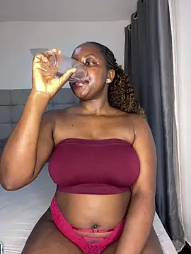 prettiepearl online show from March 18, 2:58 am