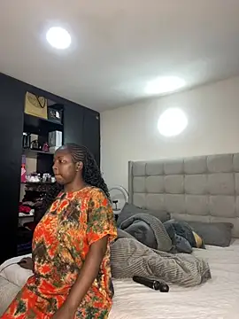 prettiepearl online show from April 22, 6:58 pm