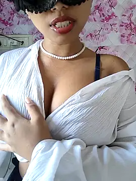 Snapshot of sandy_naughty chatting on May 9, 3:32 am sandy naughty online show from May 9, 3:32 am