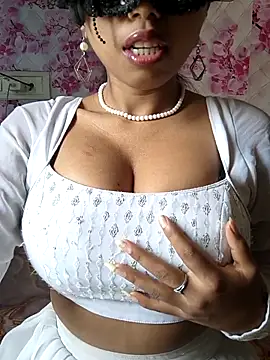 sandy naughty online show from April 3, 9:05 am