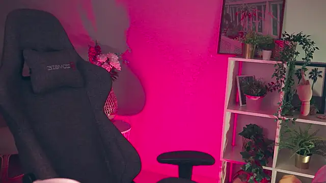 SerenaFerrera online show from December 10, 8:49 pm