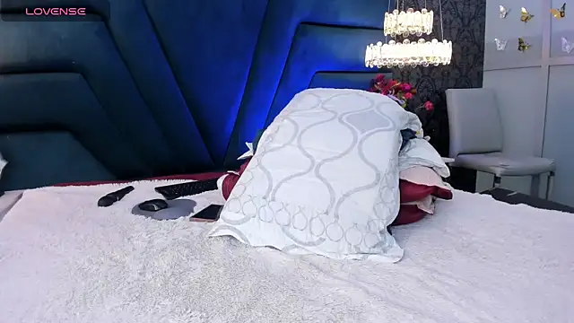 amandaaJones  online show from February 23, 7:25 pm