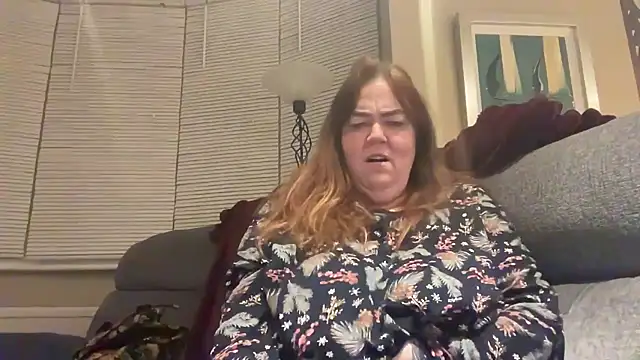 curvy-milf-abbie online show from February 18, 6:22 am