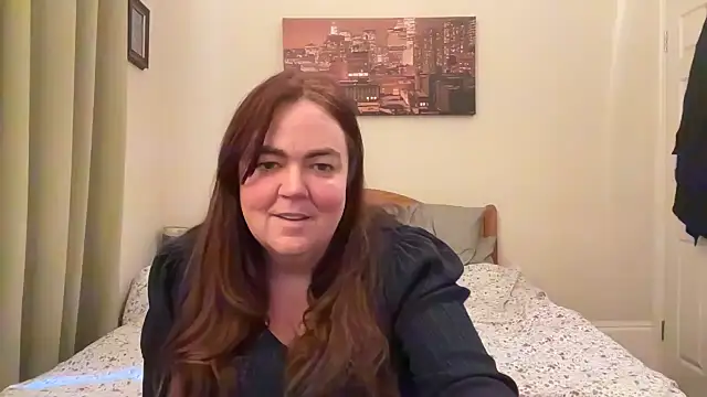 curvy-milf-abbie online show from February 12, 12:01 pm