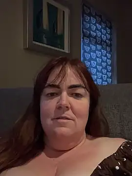 curvy-milf-abbie online show from November 1, 4:45 pm