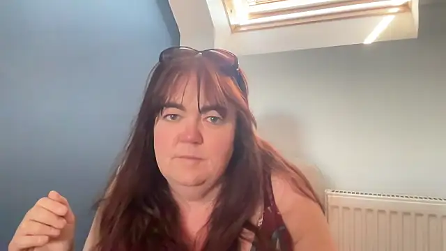 curvy-milf-abbie online show from May 26, 10:13 am