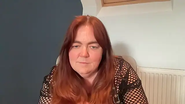 curvy-milf-abbie online show from June 4, 2:22 pm
