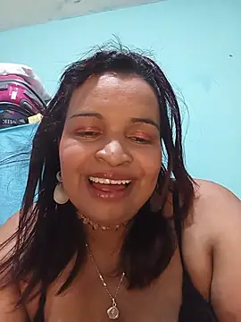Snapshot of _violetta_- chatting on June 25, 10:59 pm violetta - online show from June 25, 10:59 pm