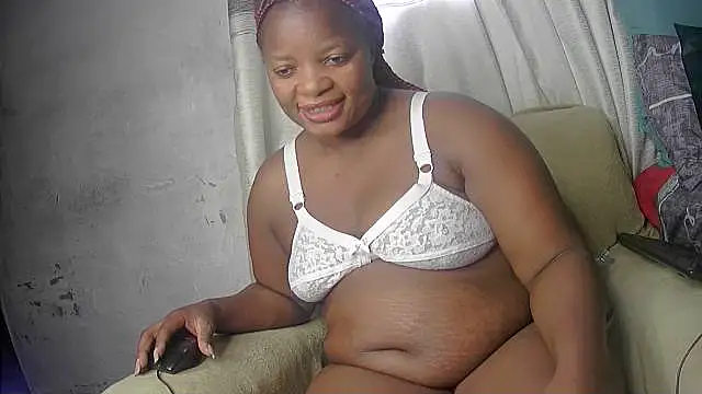 Snapshot of Sexyebonyxxx87 chatting on March 13, 6:48 am Sexyebonyxxx87 online show from March 13, 6:48 am