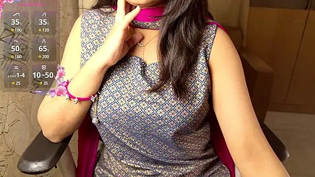 Snapshot of Punjabi_Queen1 chatting on March 18, 3:01 pm Punjabi Queen1 online show from March 18, 3:01 pm