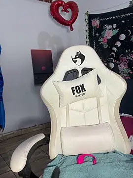 RuivaRaposinha online show from October 8, 3:52 am