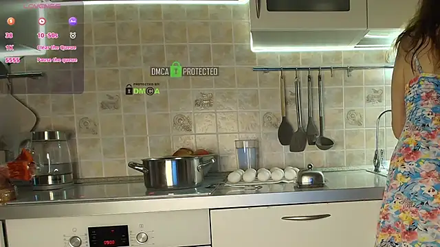 MilfeaN online show from November 6, 6:06 am