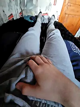 Snapshot of Azerty0911 chatting on November 30, 3:24 pm Azerty0911 online show from November 30, 3:24 pm