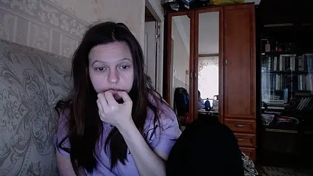 Snapshot of CatMelissa chatting on December 7, 10:06 am CatMelissa online show from December 7, 10:06 am