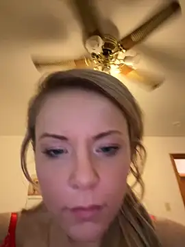 EllaSnow online show from January 2, 5:35 am