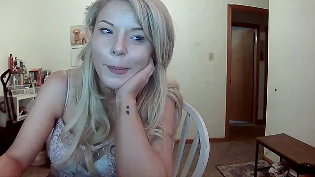 EllaSnow online show from February 3, 8:24 am