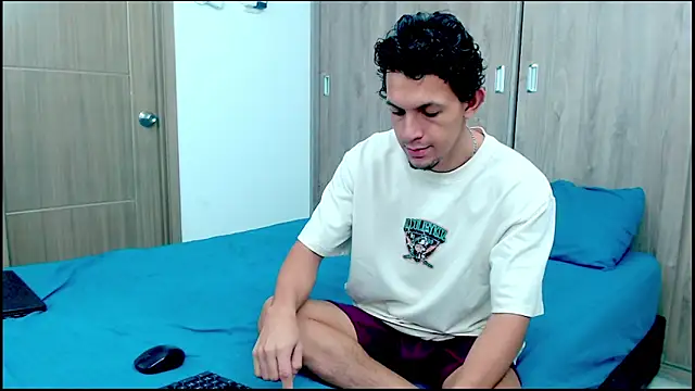 meridandwither online show from May 15, 10:46 am