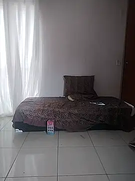 Snapshot of Emanuelle_manu chatting on February 10, 1:01 pm Emanuelle manu online show from February 10, 1:01 pm