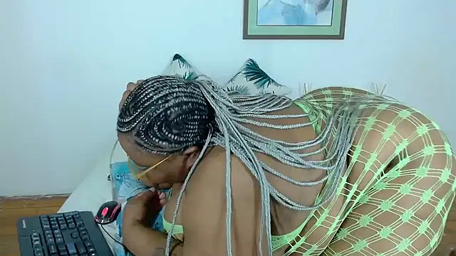 DAIRYBELLELIZxx online show from November 1, 9:19 pm