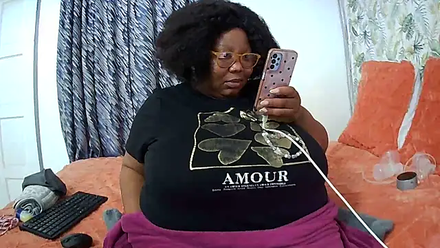 DAIRYBELLELIZxx online show from May 9, 10:57 pm