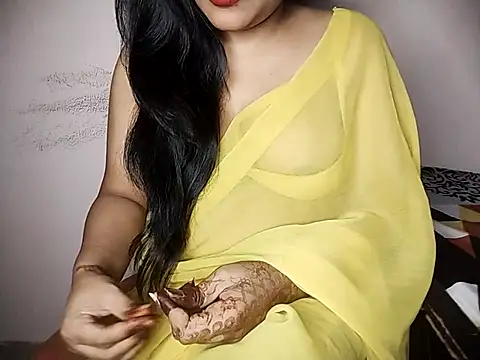 Snapshot of karishma chatting on October 12, 1:34 pm karishma online show from October 12, 1:34 pm
